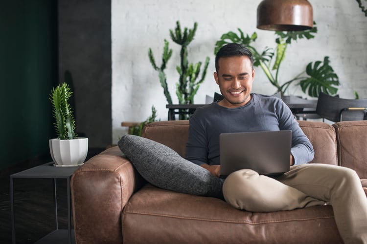 A man researching customer reviews before making a purchase